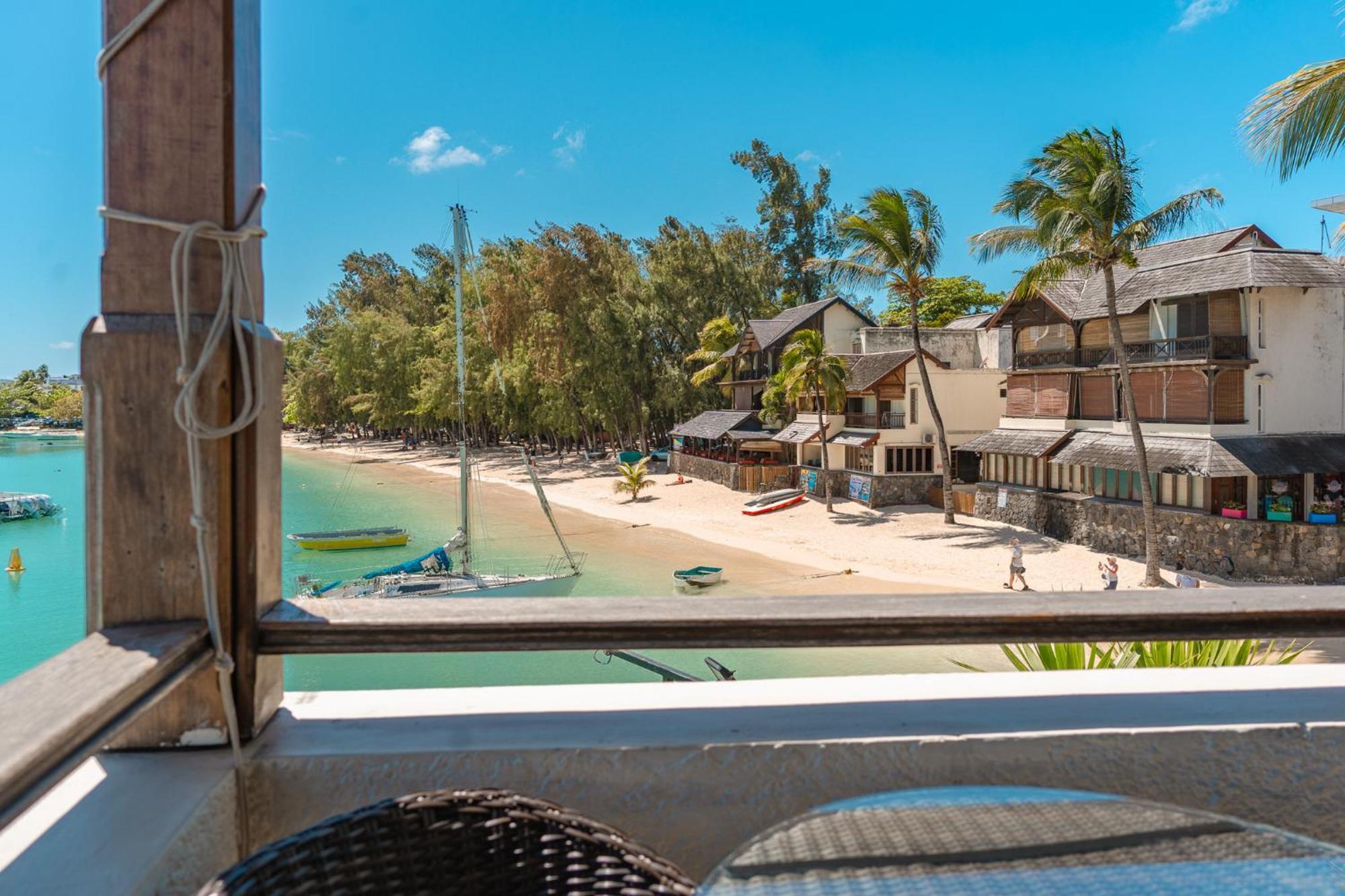 Beachfront Luxurious Stunning Sunset Boulevard Apartment, Grand-Baie Eksteriør bilde